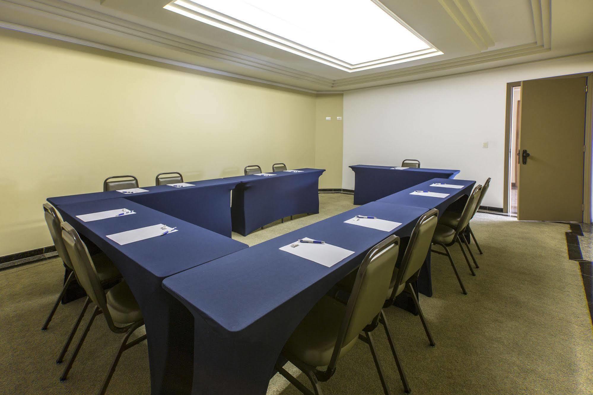 Astron Suites Sao Jose Dos Pinhais By Nobile Eksteriør billede